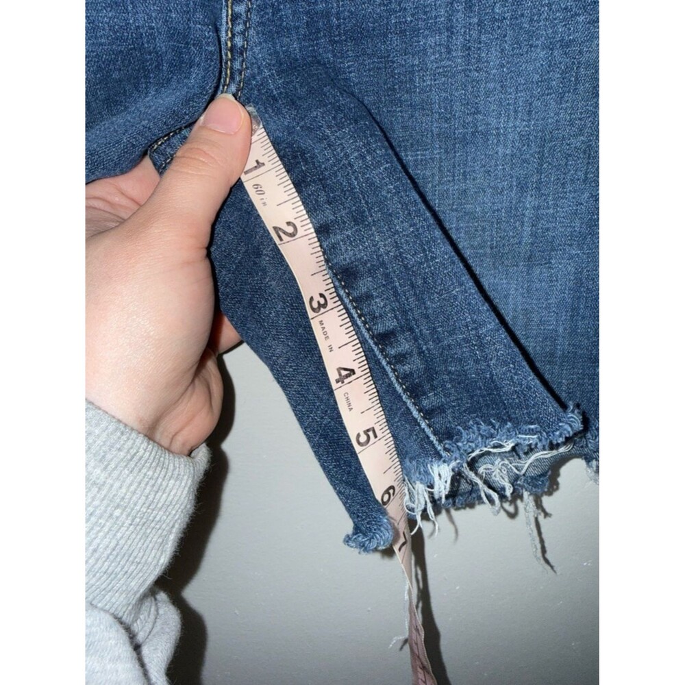 Levi’s 311 Shaping Skinny Shorts Light Wash Size 26 - Picture 12 of 13